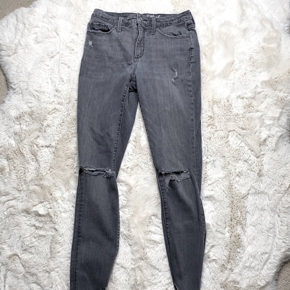 Universal thread High Rise Skinny Grey Ripped Jean - Picture 1 of 6